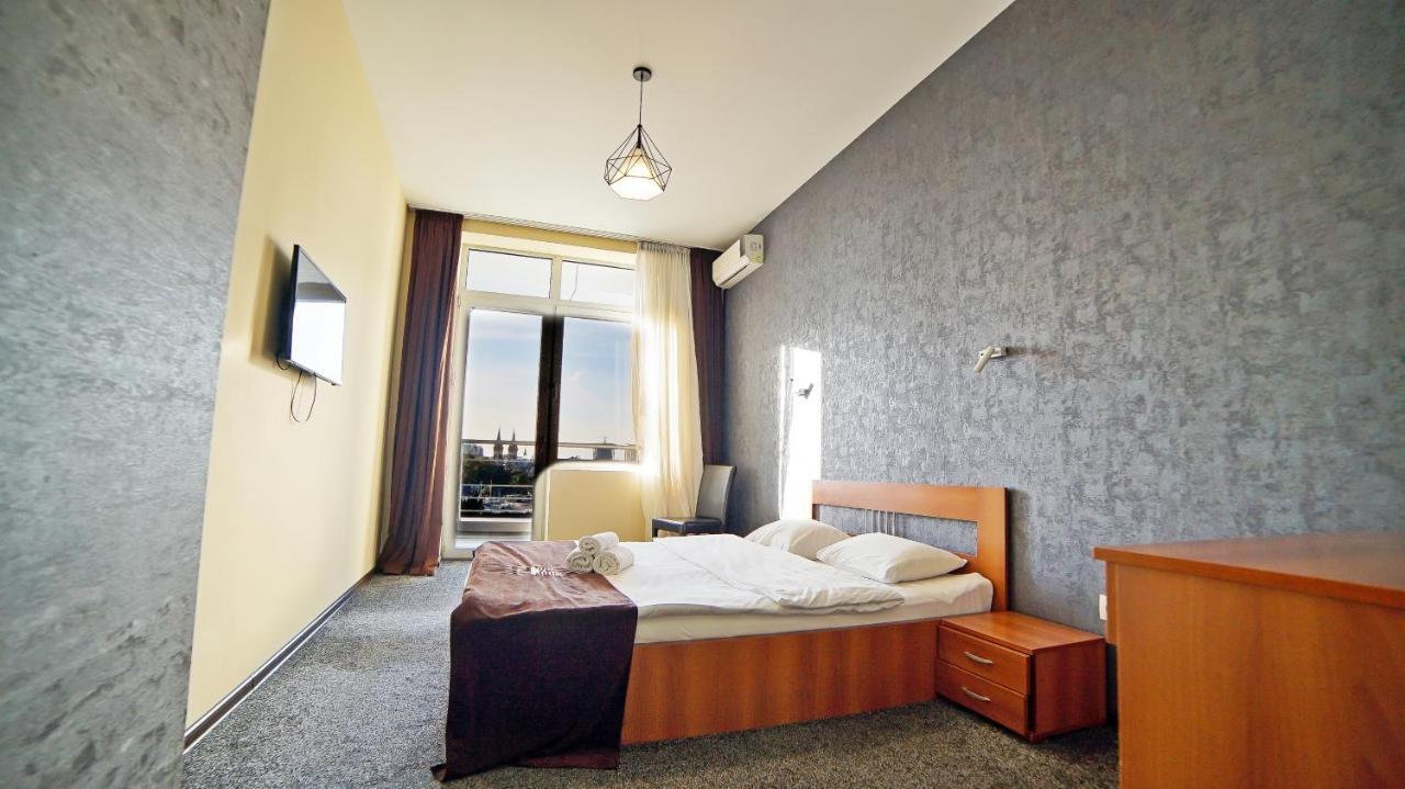Mardi Plaza Hotel Batumi Exteriör bild