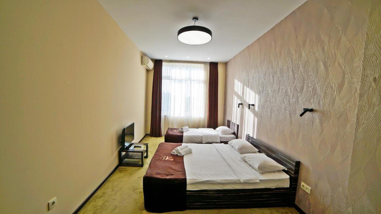 Mardi Plaza Hotel Batumi Exteriör bild